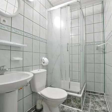 Osrodek Wypoczynkowy Puszczyk Dwuosobowe Z Lazienka Z Widokiem Na * Sierakow (Greater Poland)